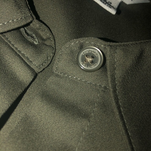 🌻CALVIN KLEIN! Olive green button down - Picture 5 of 5